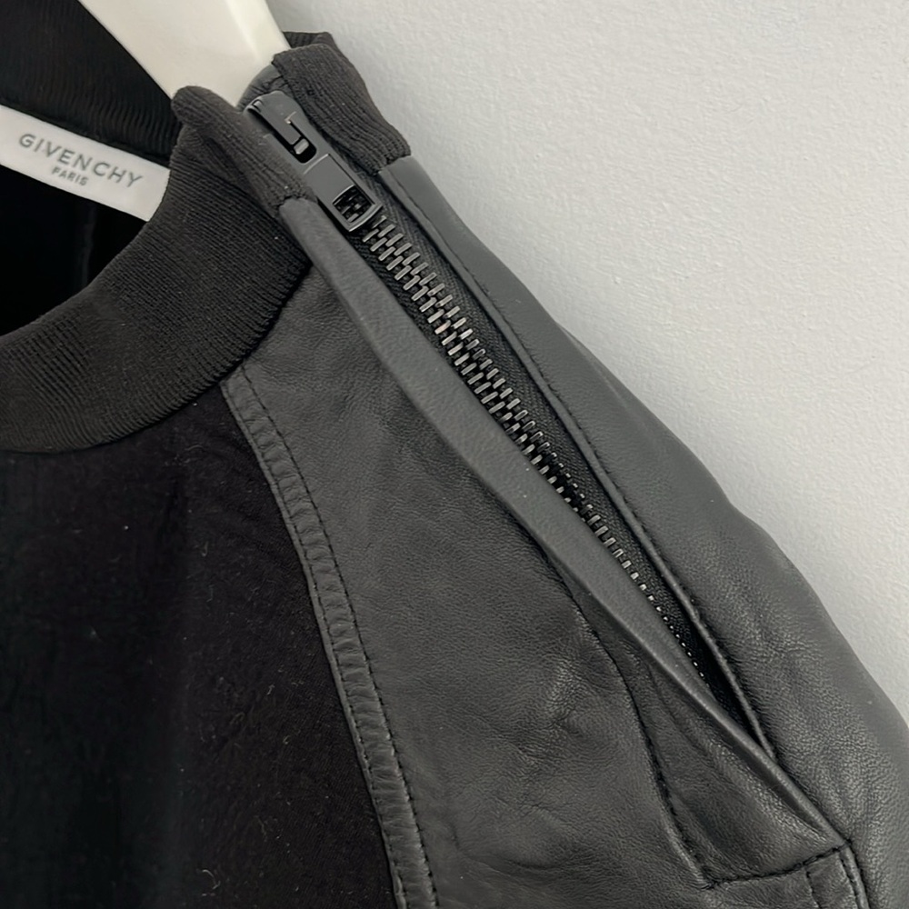 Givenchy pull on sweater from the‎ wool and lambskin collection - Picture 5 of 9